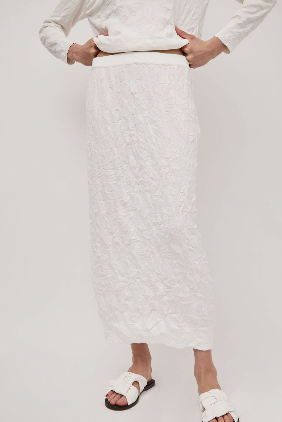 Black Crane Crinkled Knit Skirt in White