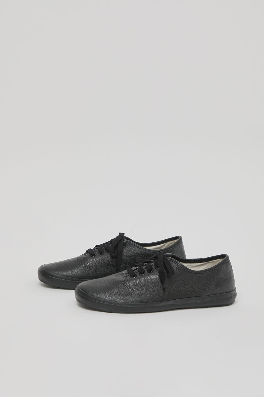 Reproduction of Found 4600 Trainer in Black