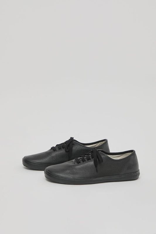 Reproduction of Found 4600 Trainer in Black